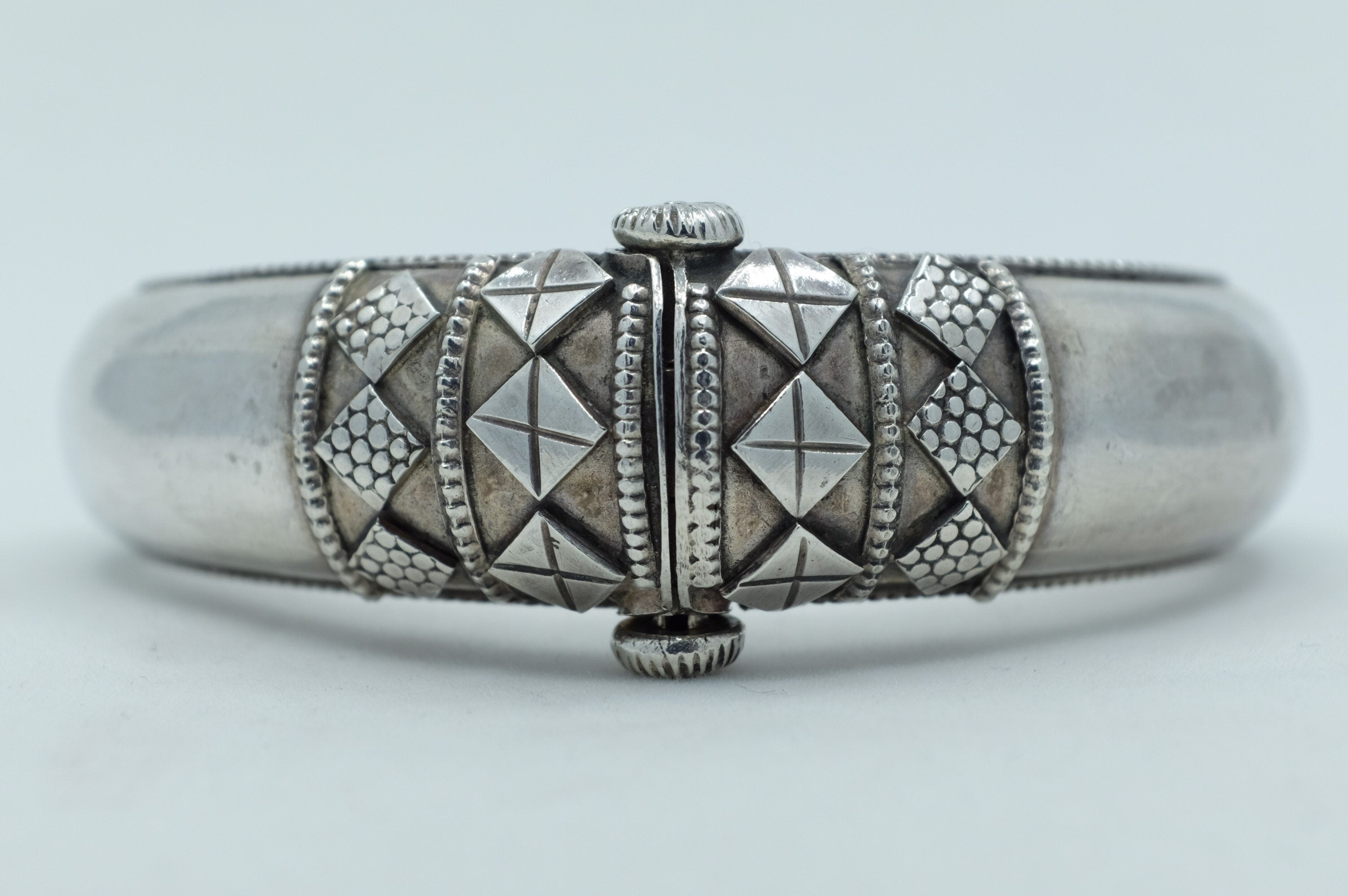 Silver Moroccan Hinged Bracelet