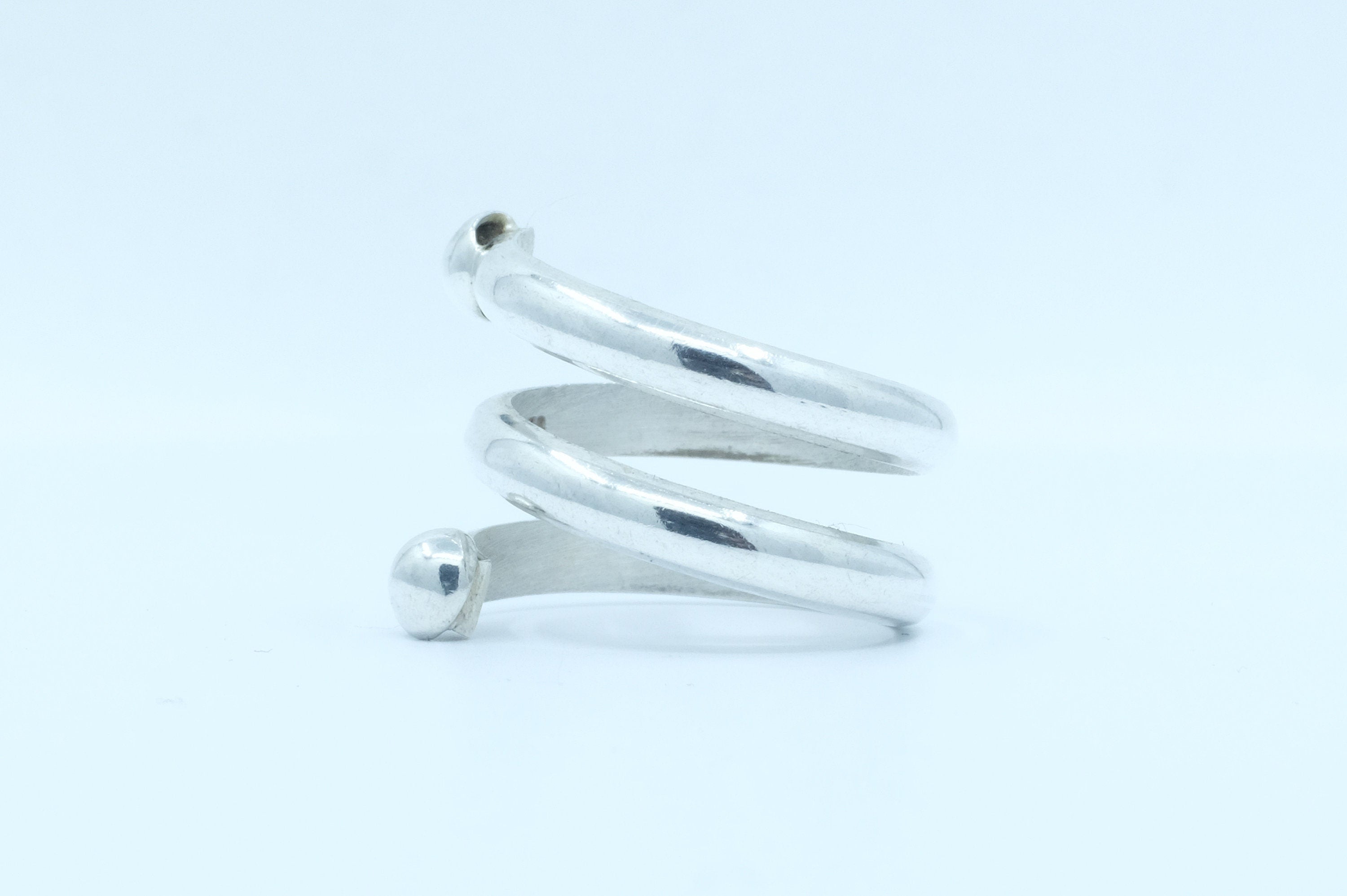 Sterling Silver Modern Spring Ring (3)