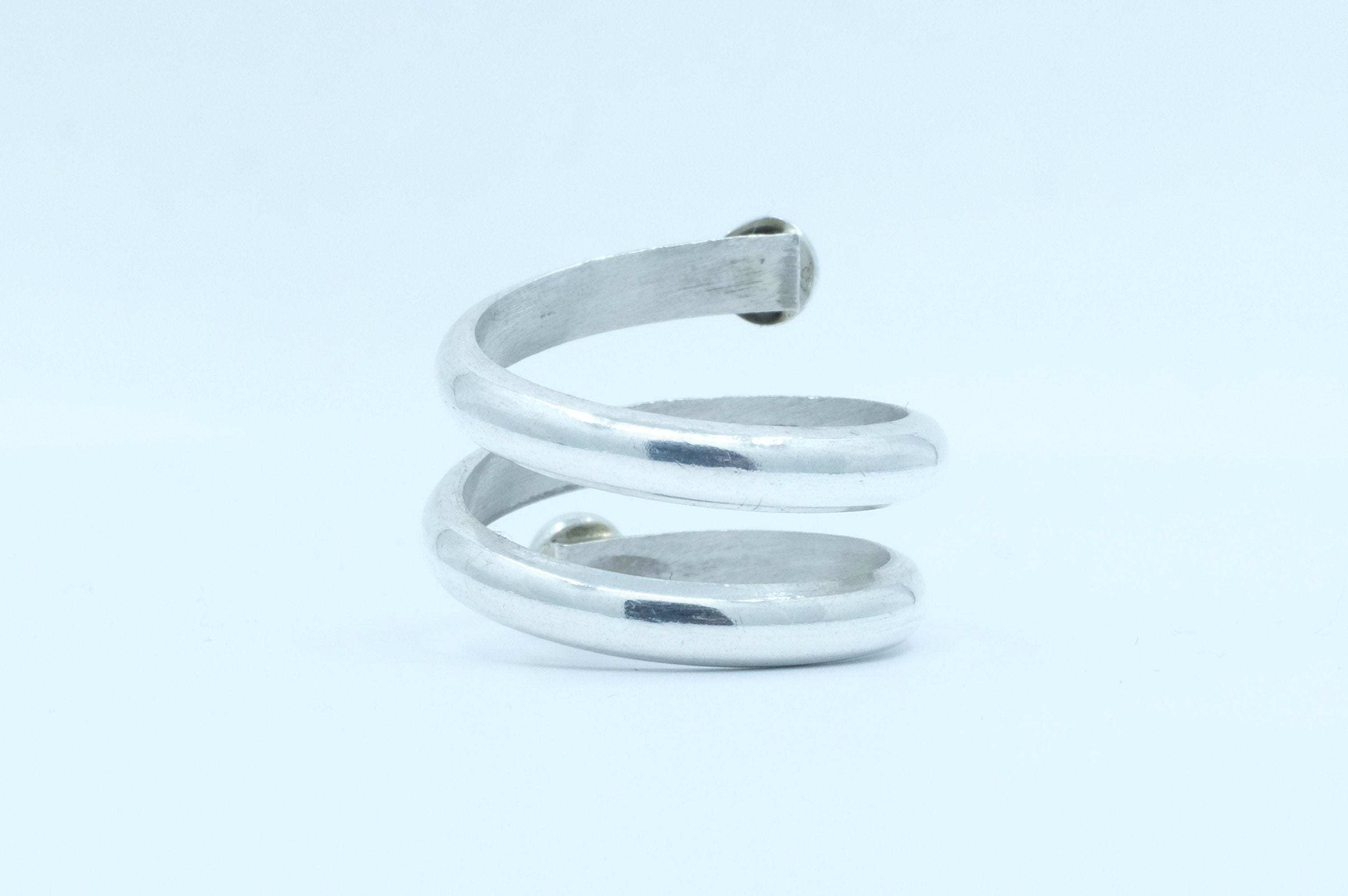 Sterling Silver Modern Spring Ring (3)