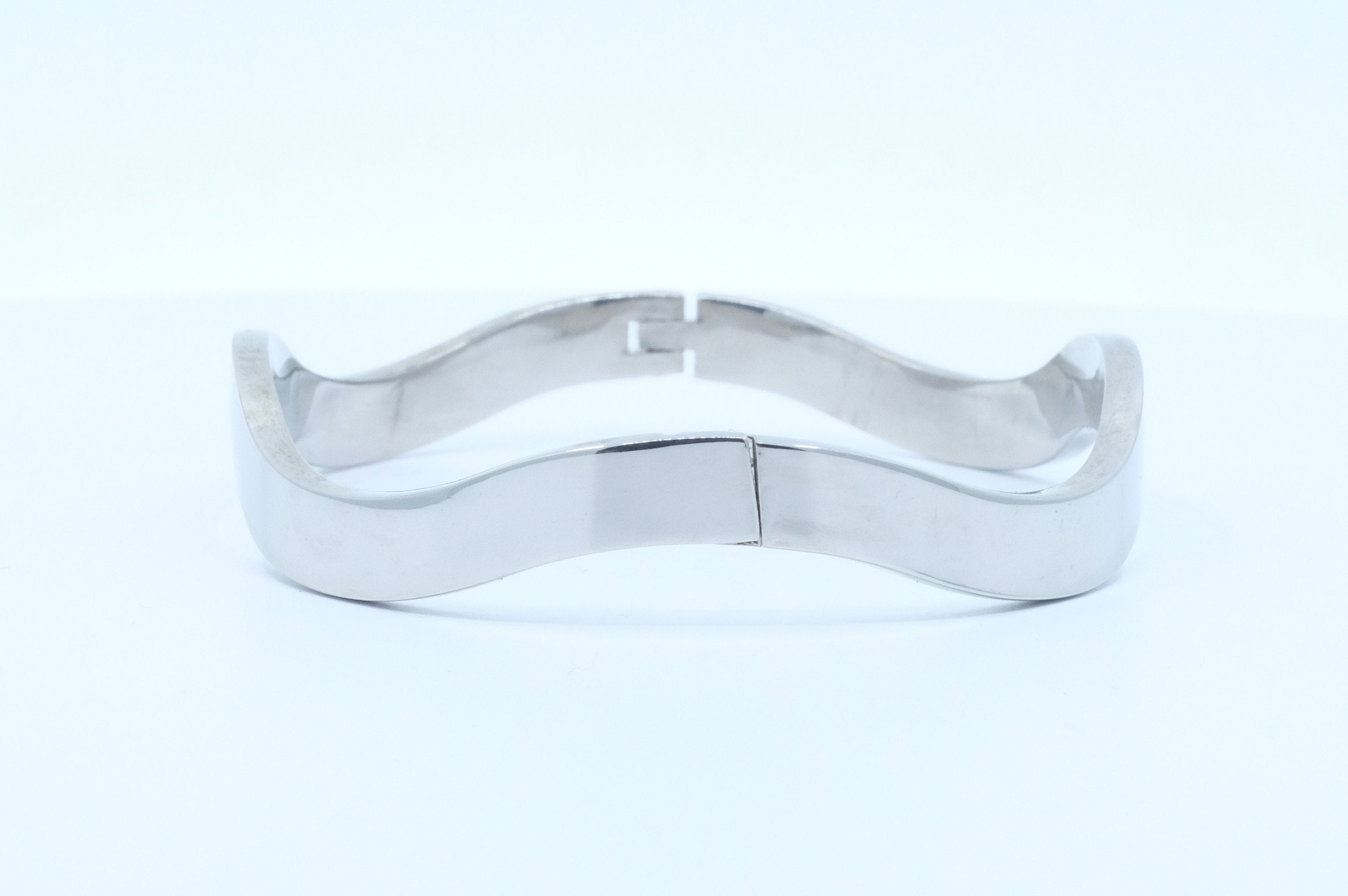 Sterling Silver Wavy Hinged Bangle