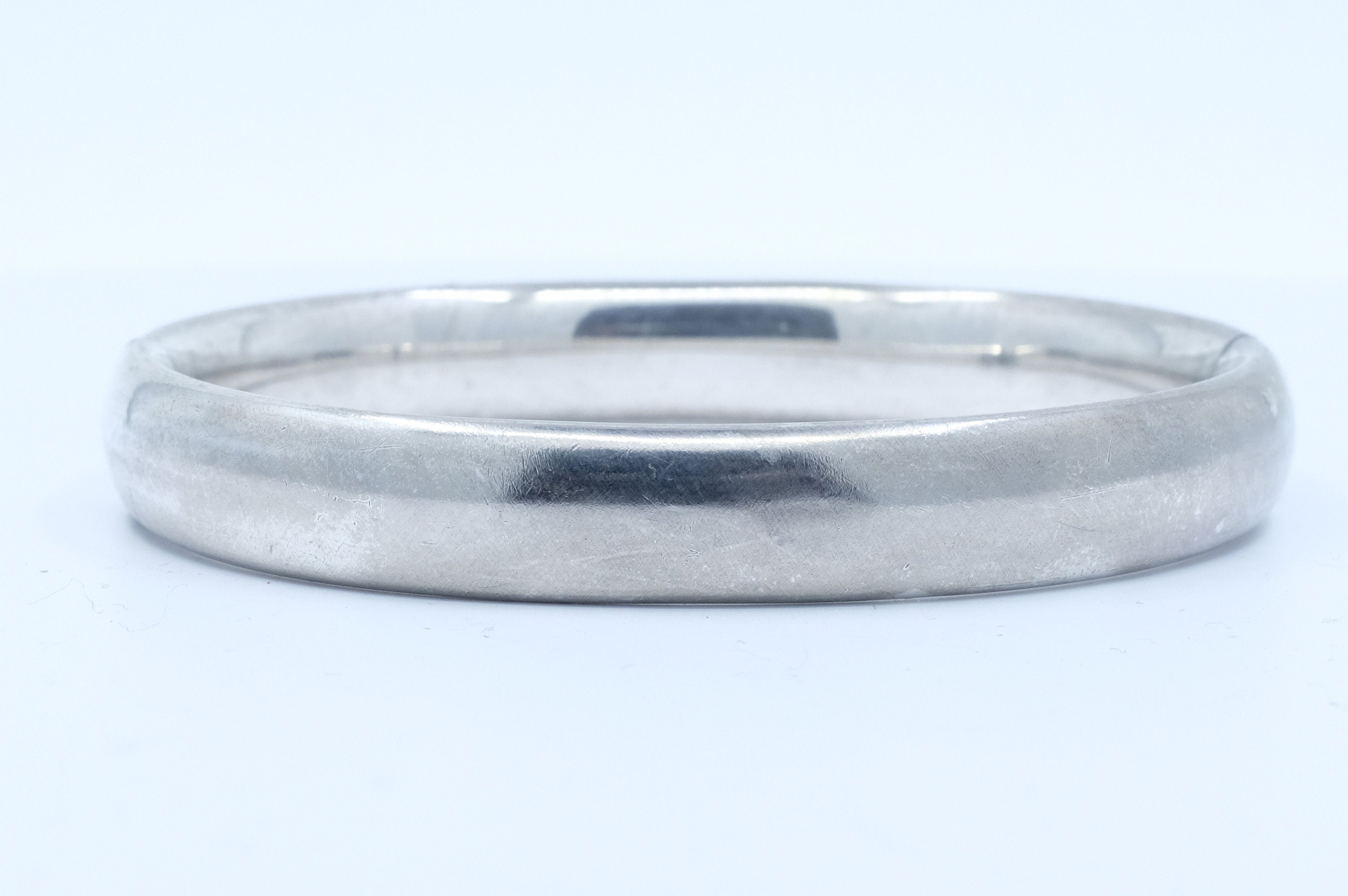 Sterling Silver Etched Floral Thai Hinged Bangle Bracelet