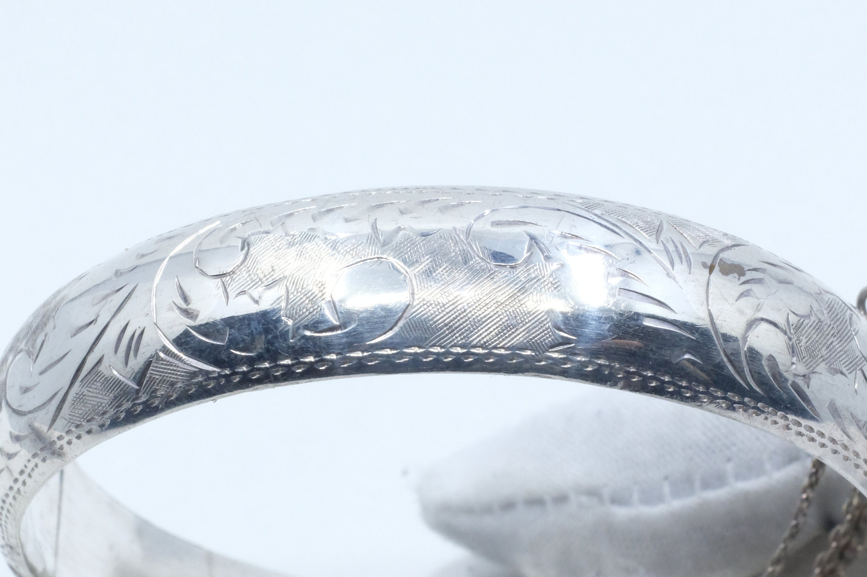 Sterling Silver Etched Thai Hinged Bangle Bracelet