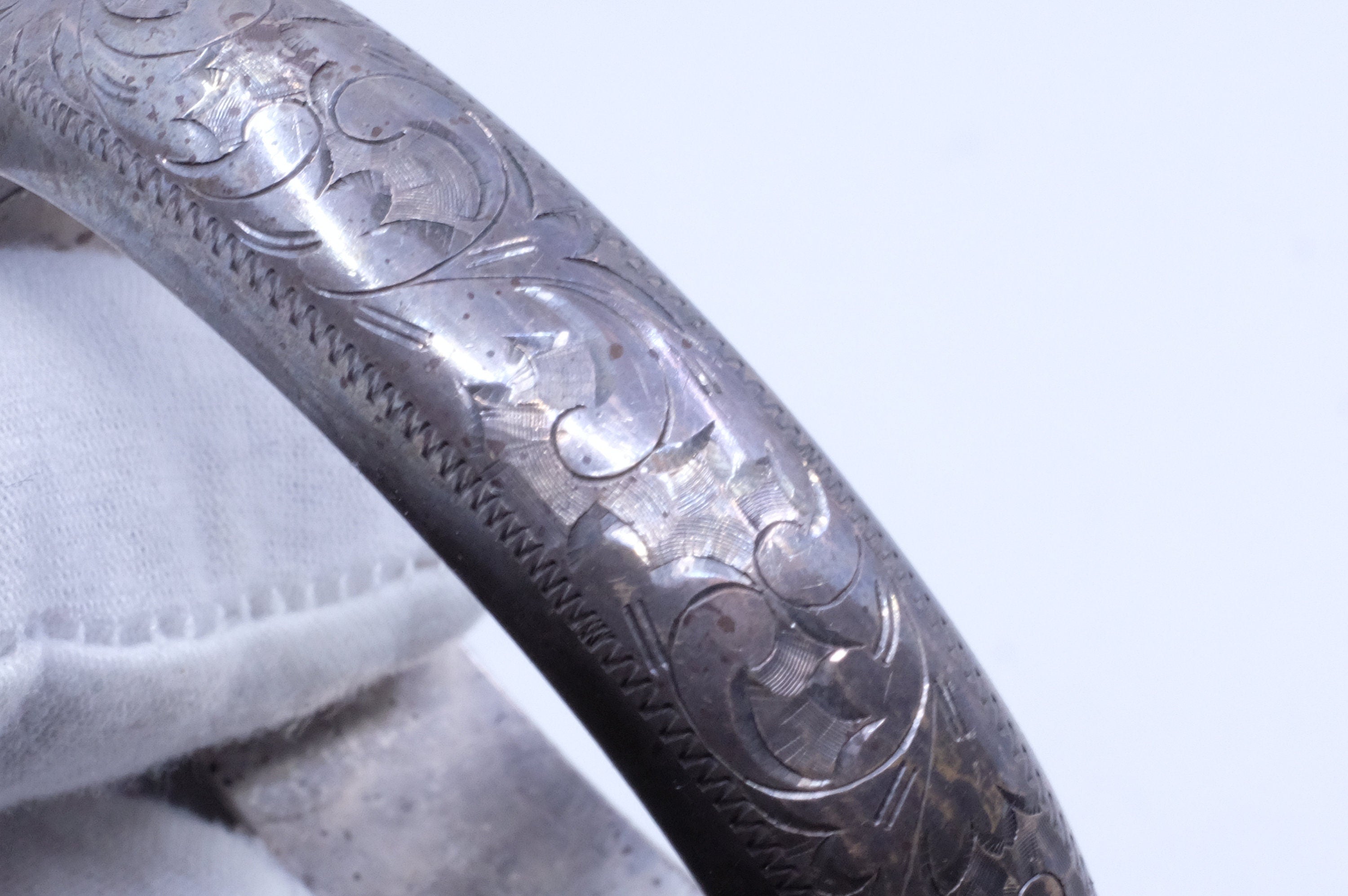 Sterling Silver Thai Hinged Bangle Bracelet