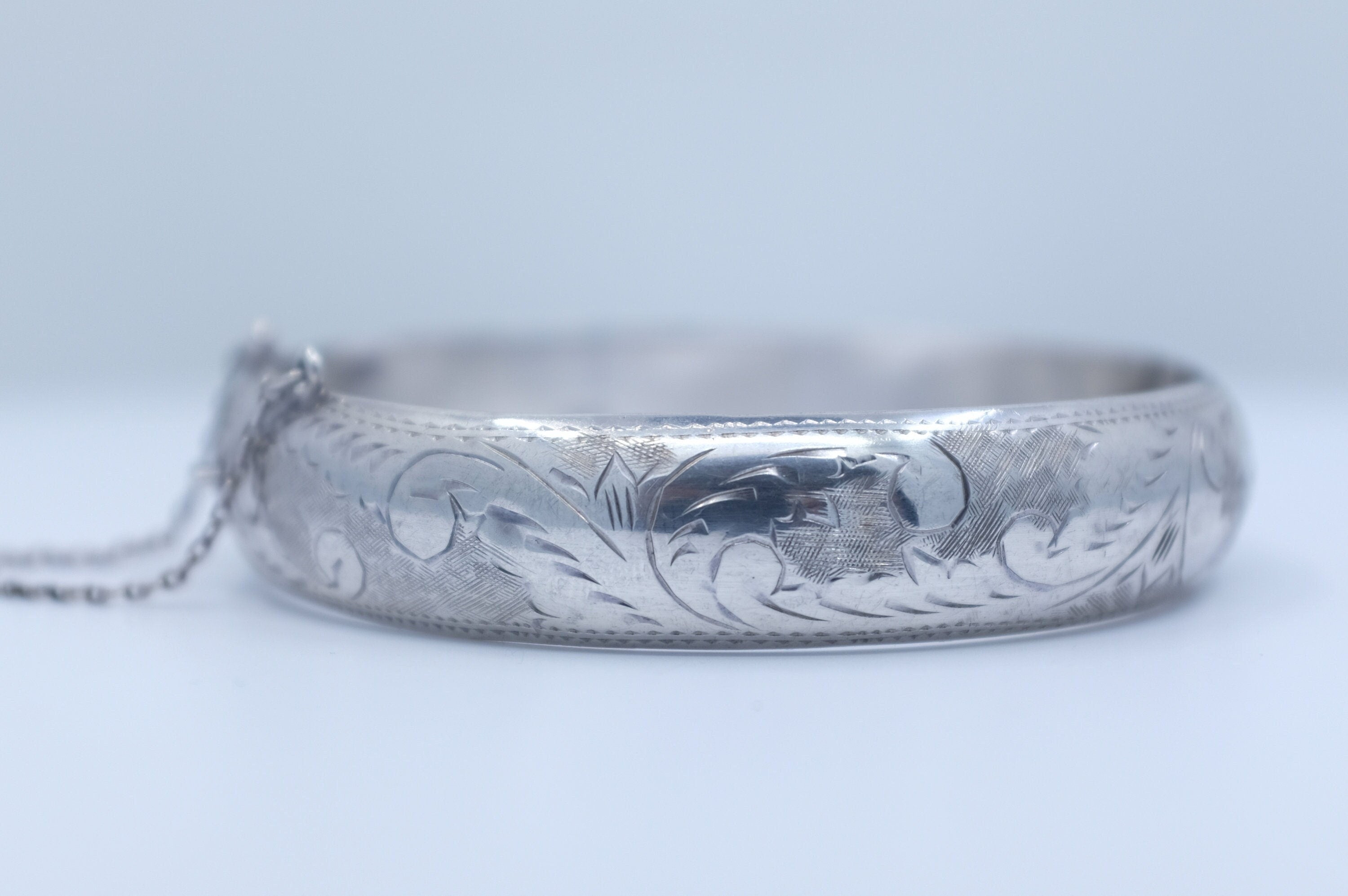 Sterling Silver Etched Thai Hinged Bangle Bracelet