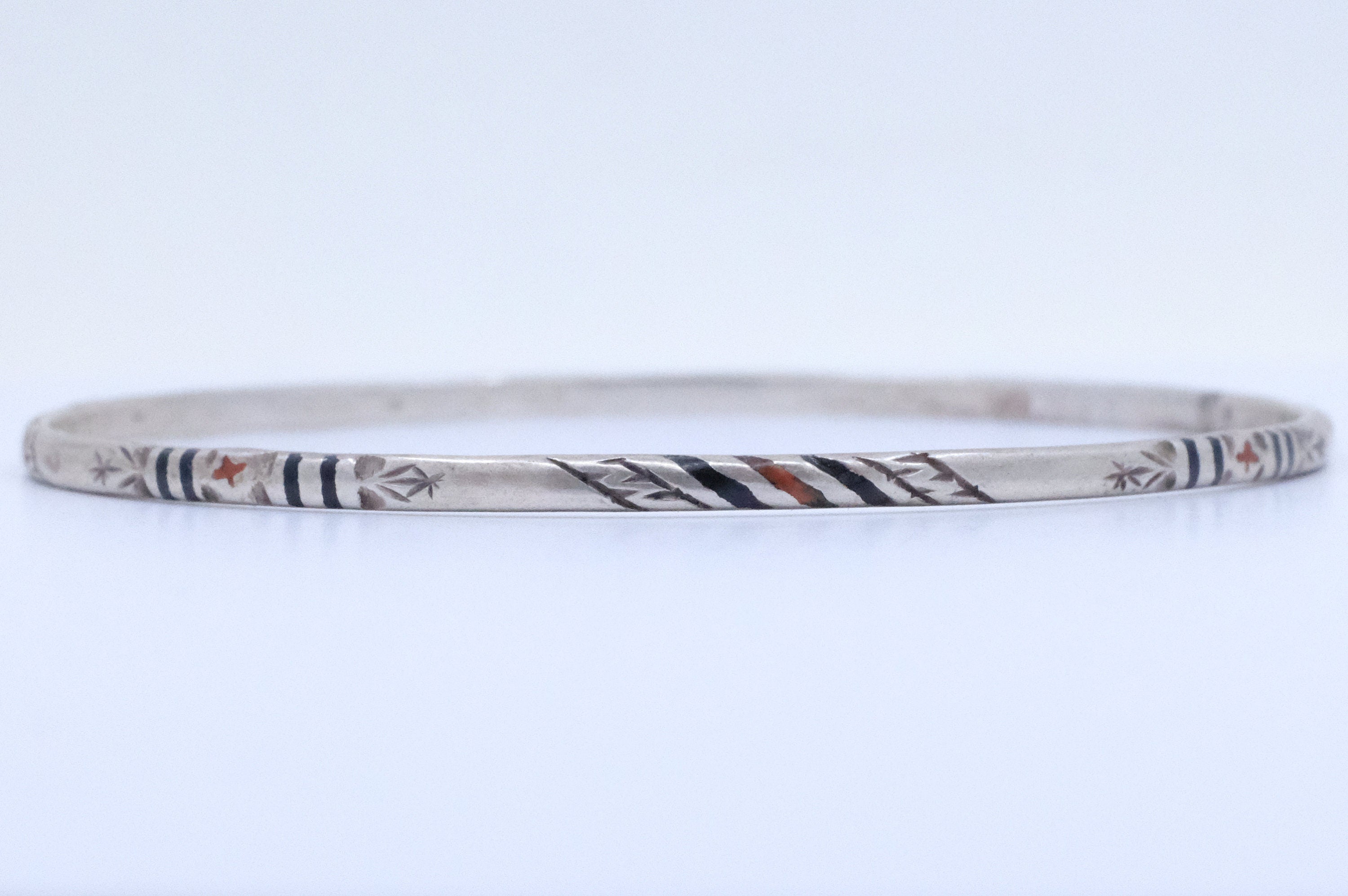 Silver Etched Enamel Inlay Moroccan Bangle