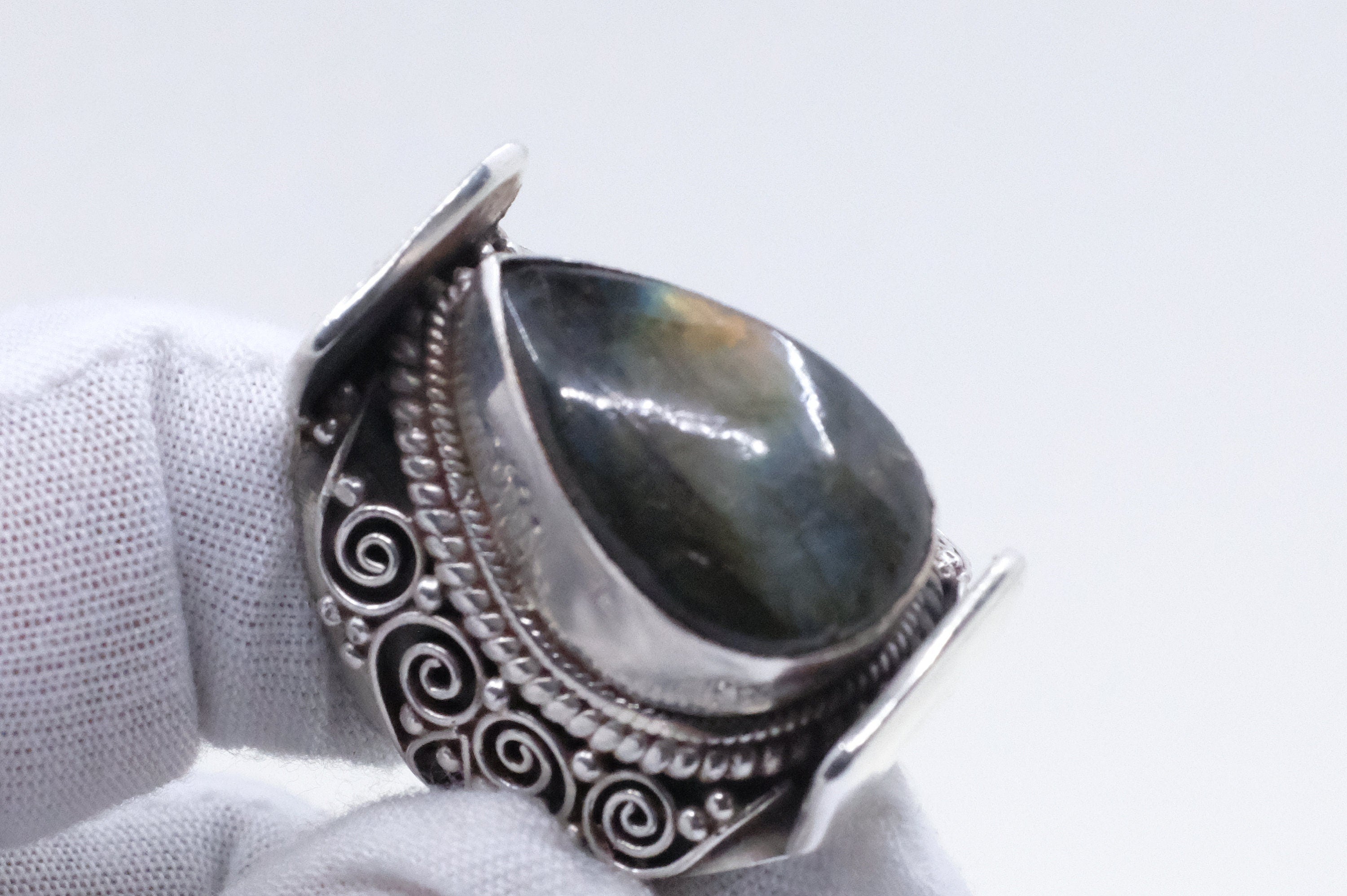 Sterling Silver Labradorite Nepalese Ring