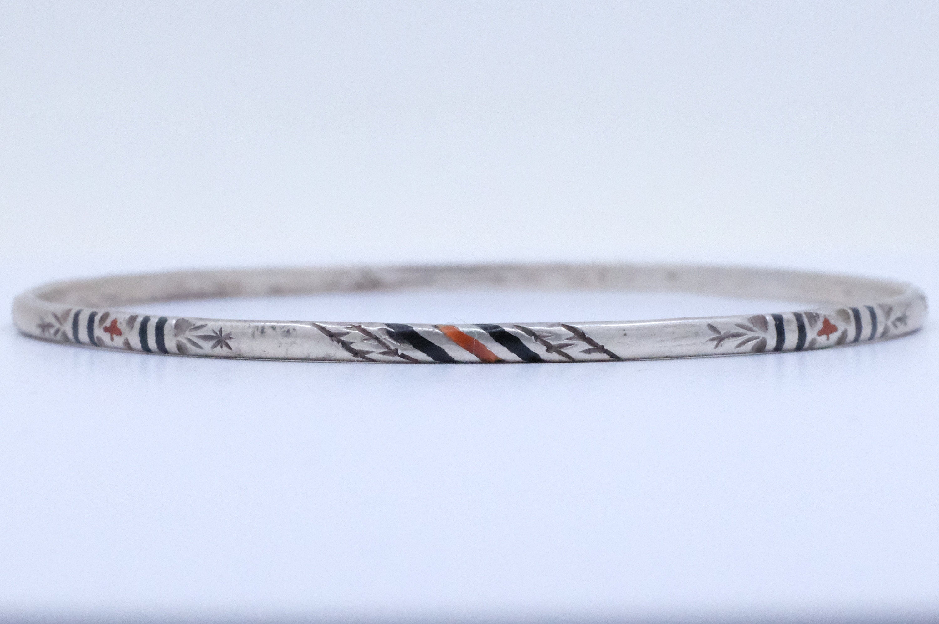 Silver Etched Enamel Inlay Moroccan Bangle